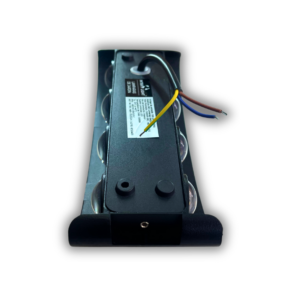 LAMPARA BAÑA MURO 8W 3000K