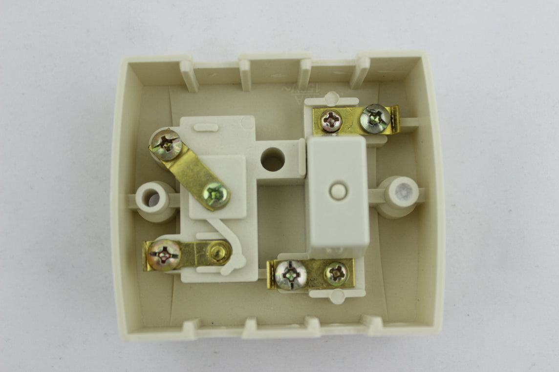 INTERRUPTOR + TOMA SOBREPONER AVE