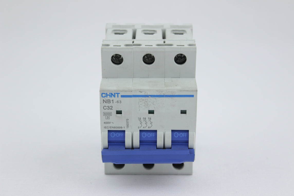 BREAKER TIPO RIEL CHINT 3X32A 230/400V 6KA