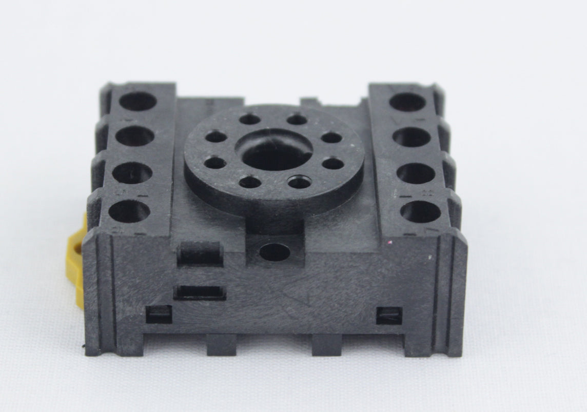 BASE PARA RELEVO 8 PINES REDONDOS 10A